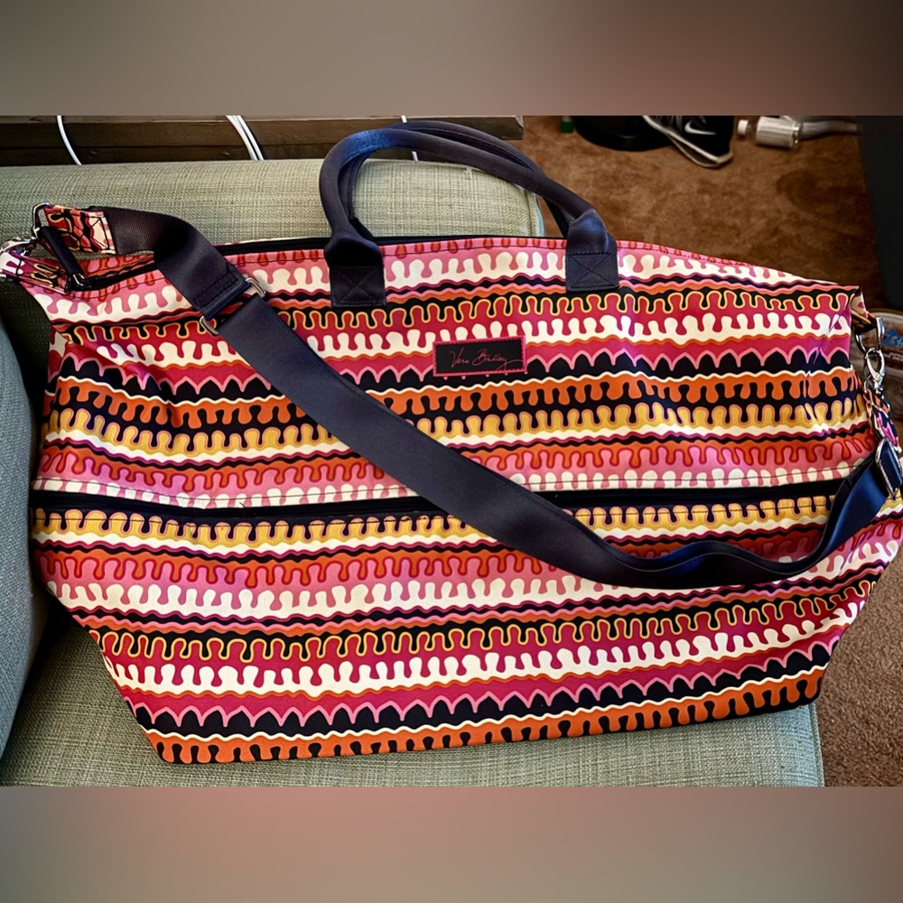Vera Bradley Lighten Up Expandable Travel Bag in Rio Squiggle *NWOT*